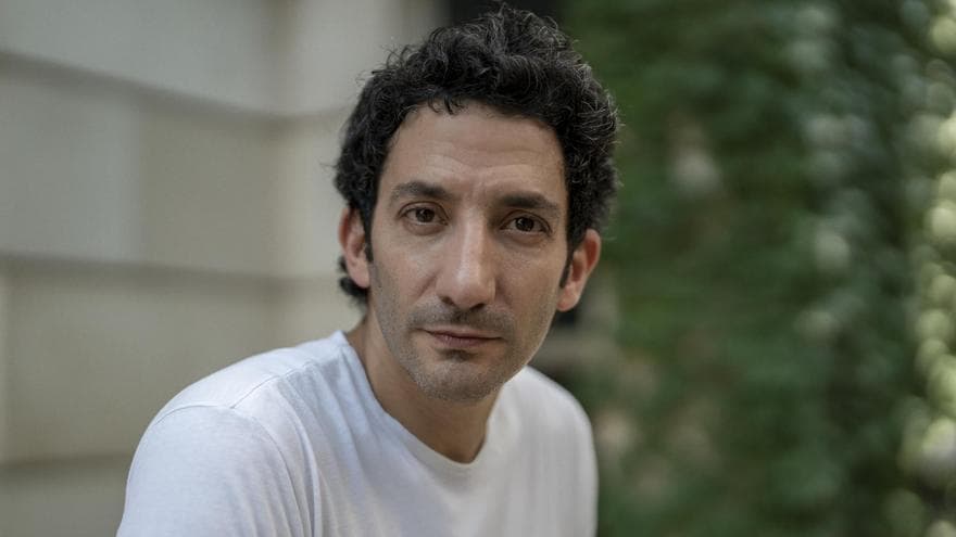 What is the IQ of Juan Minujín? And how smart is Juan Minujín?