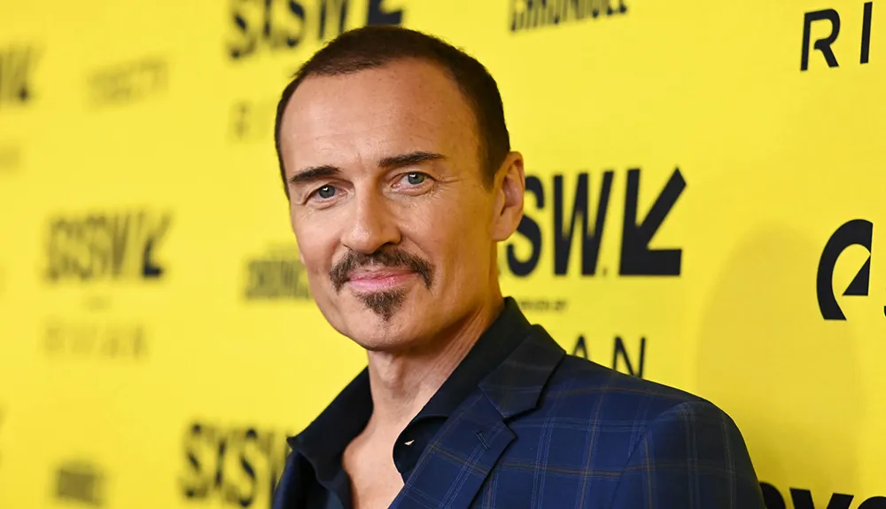 What is the IQ of Julian McMahon? And how smart is Julian McMahon?