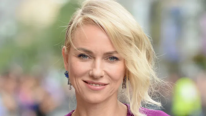 What is the IQ of Naomi Watts? And how smart is Naomi Watts?