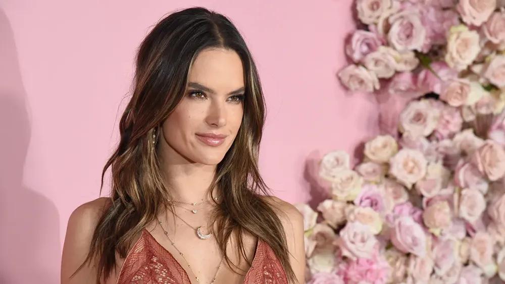 What is the IQ of Alessandra Ambrosio? And how smart is Alessandra Ambrosio?