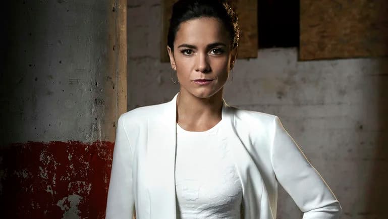 What is the IQ of Alice Braga? And how smart is Alice Braga?