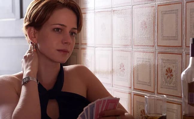 What is the IQ of Leandra Leal? And how smart is Leandra Leal?