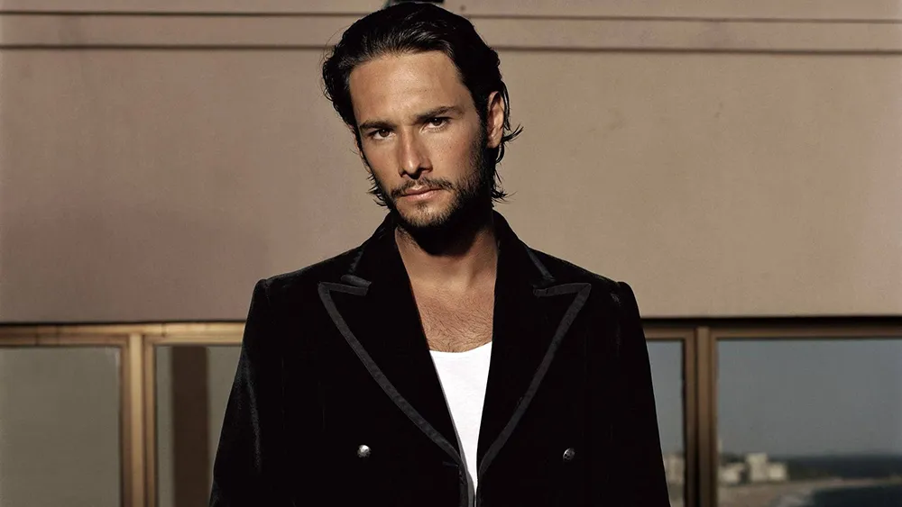 What is the IQ of Rodrigo Santoro? And how smart is Rodrigo Santoro?