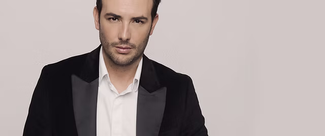 What is the IQ of Sebastián Martínez? And how smart is Sebastián Martínez?