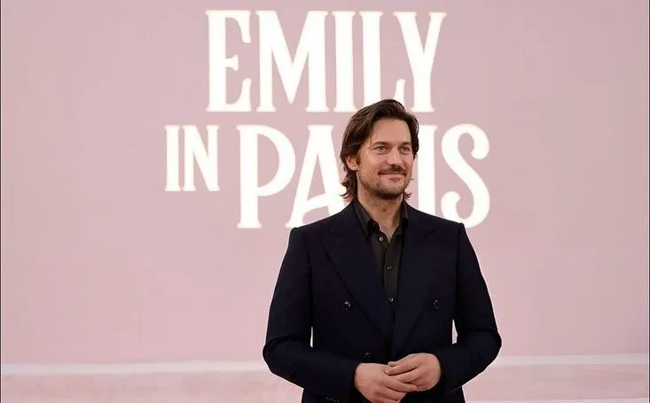 What is the IQ of Lucas Bravo? And how smart is Lucas Bravo?