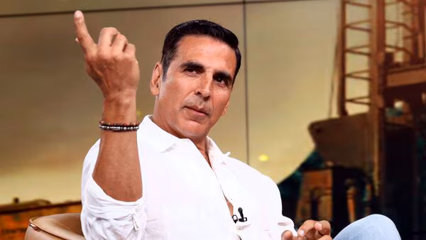 What is the IQ of Akshay Kumar? And how smart is Akshay Kumar?