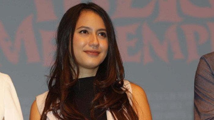 What is the IQ of Pevita Pearce? And how smart is Pevita Pearce?