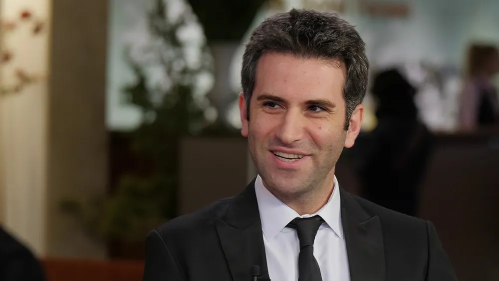 What is the IQ of Hootan Shakiba? And how smart is Hootan Shakiba?