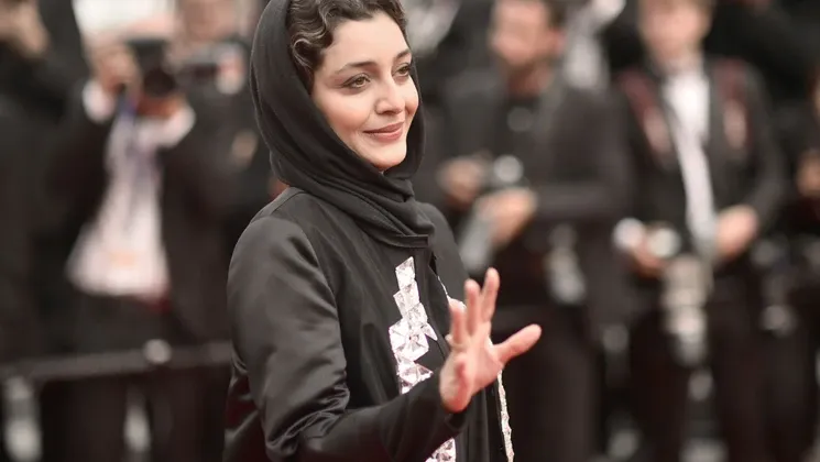 What is the IQ of Sareh Bayat? And how smart is Sareh Bayat?