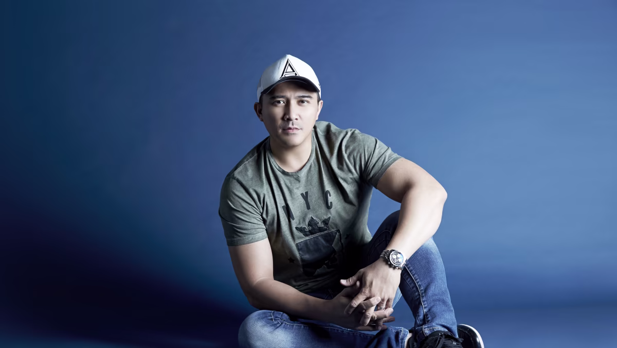 What is the IQ of Aaron Aziz? And how smart is Aaron Aziz?
