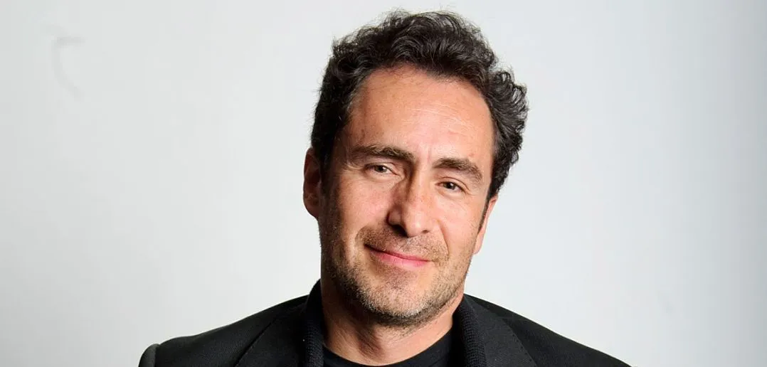 What is the IQ of Demián Bichir? And how smart is Demián Bichir?