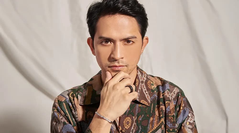 What is the IQ of Dennis Trillo? And how smart is Dennis Trillo?