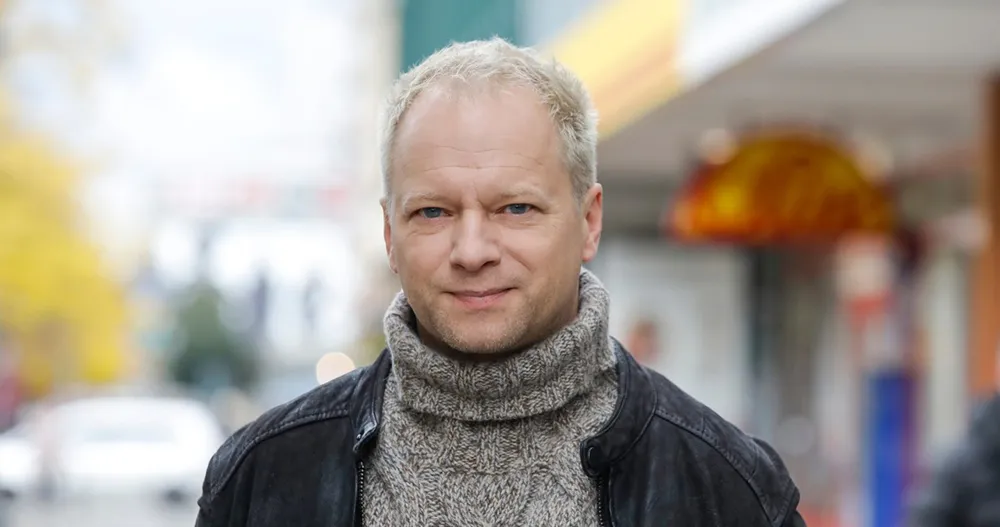 What is the IQ of Maciej Stuhr? And how smart is Maciej Stuhr?