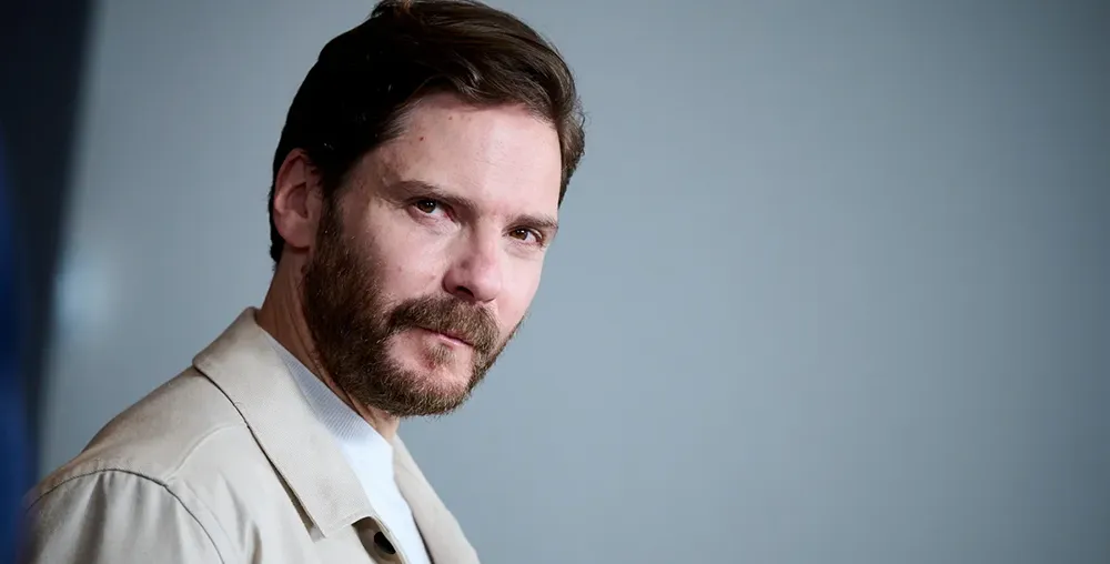 What is the IQ of Daniel Brühl? And how smart is Daniel Brühl?