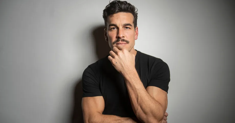 What is the IQ of Mario Casas? And how smart is Mario Casas?