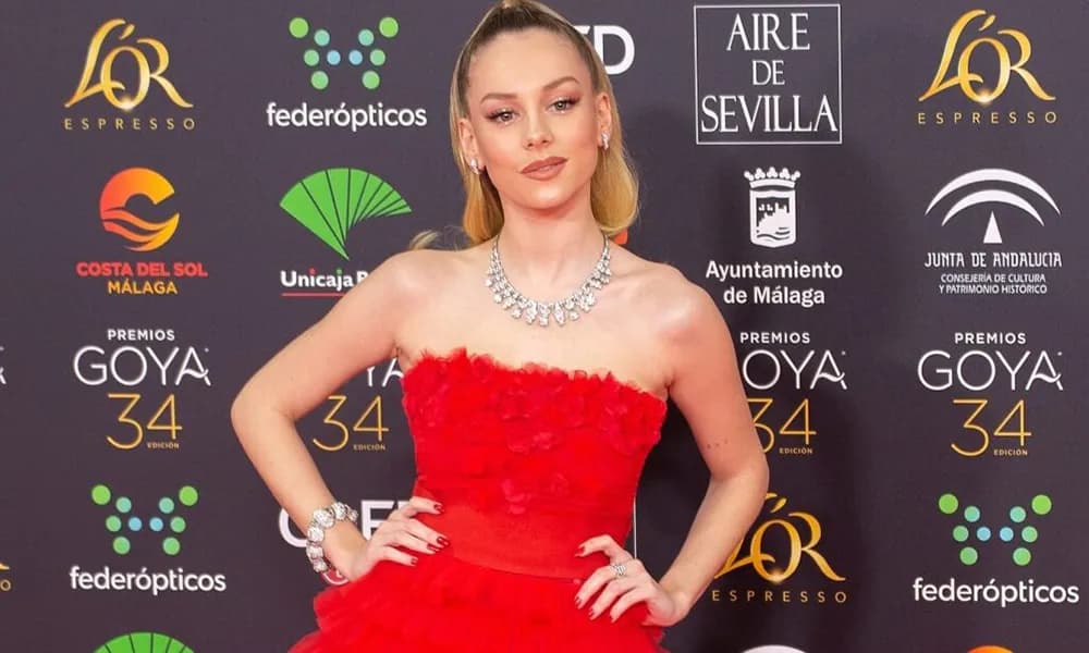 What is the IQ of Esther Expósito? And how smart is Esther Expósito?